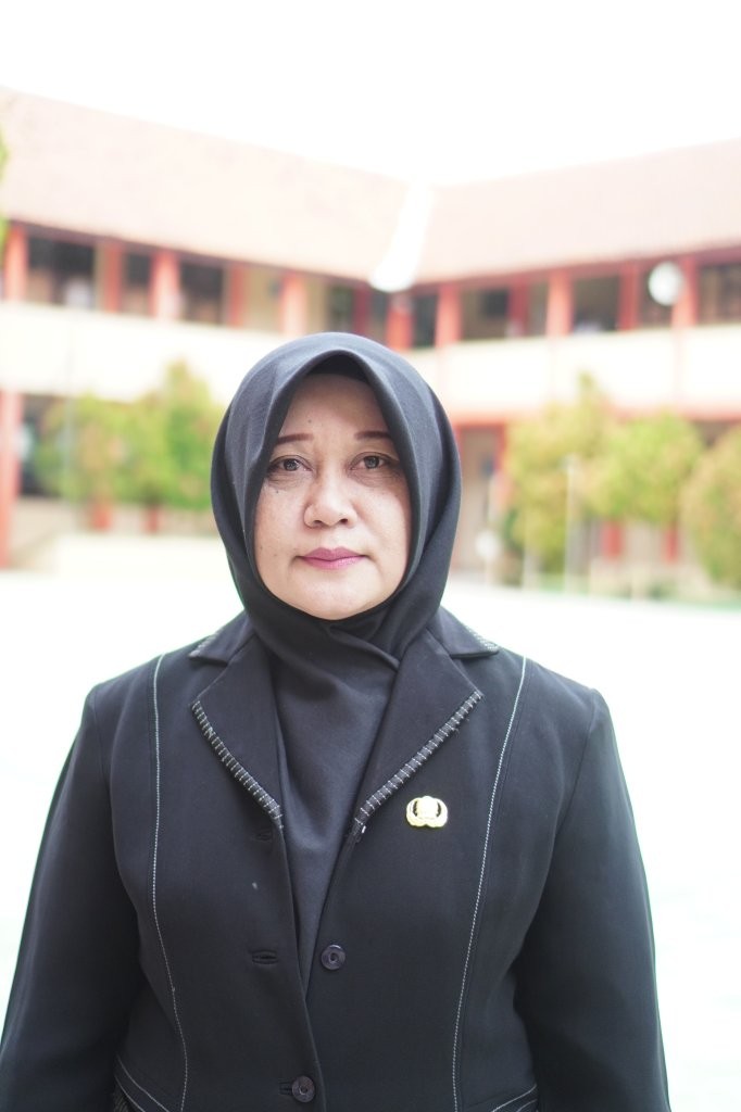 Hj. Nining Suhaeni, S.Pd.